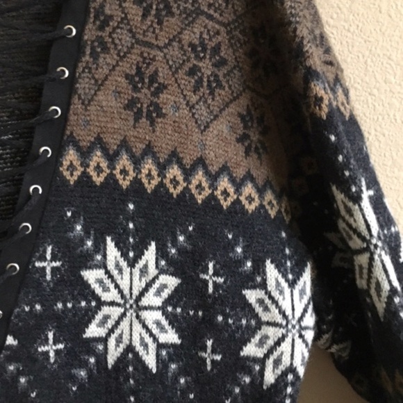 Vintage laced up sweater - Picture 5 of 5